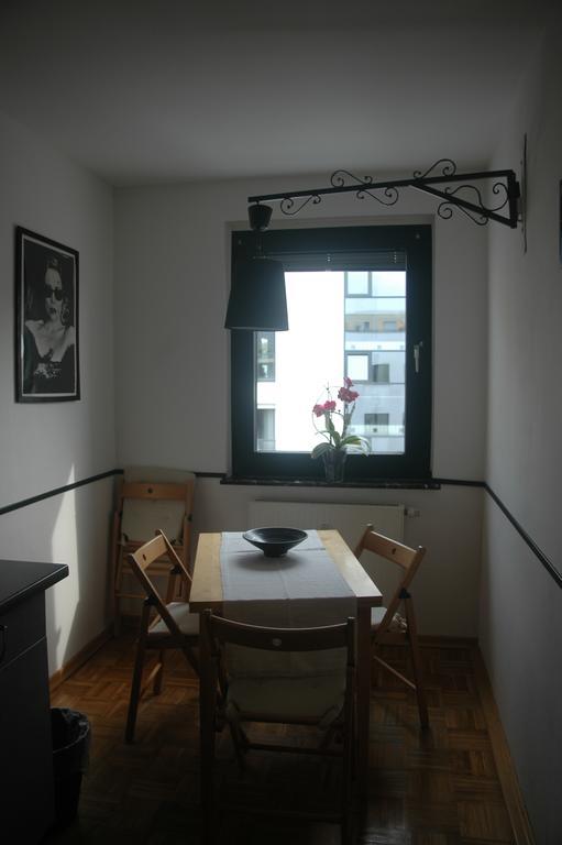 Koeln Appartement Habitación foto